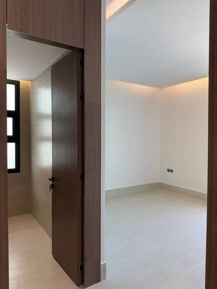 Floor for Sale in Riyadh Al Arid 14