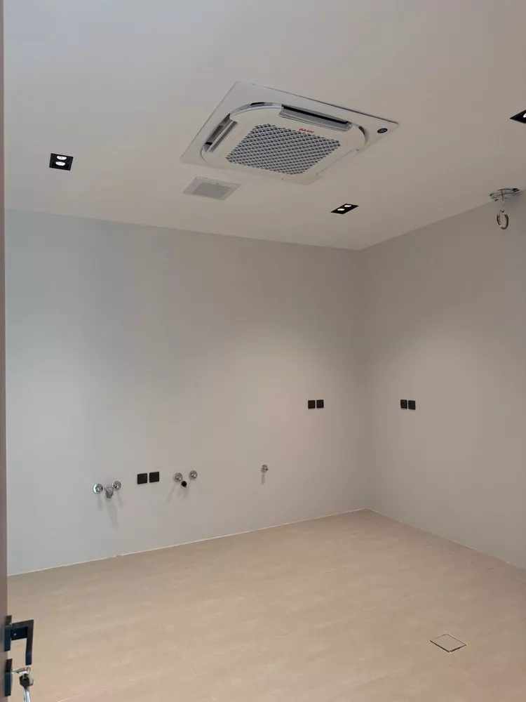 Floor for Sale in Riyadh Al Arid 9