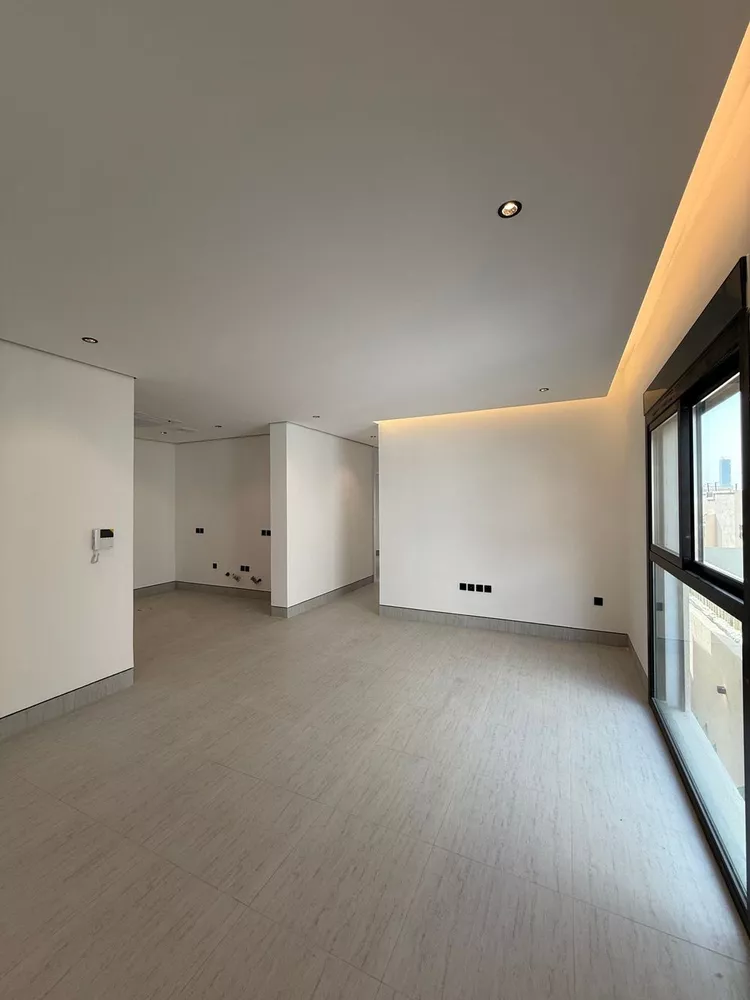 Floor for Sale in Riyadh Salah Ad Din 10