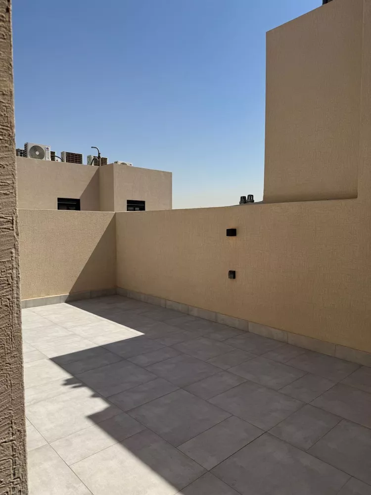 Floor for Sale in Riyadh King Fahd 10