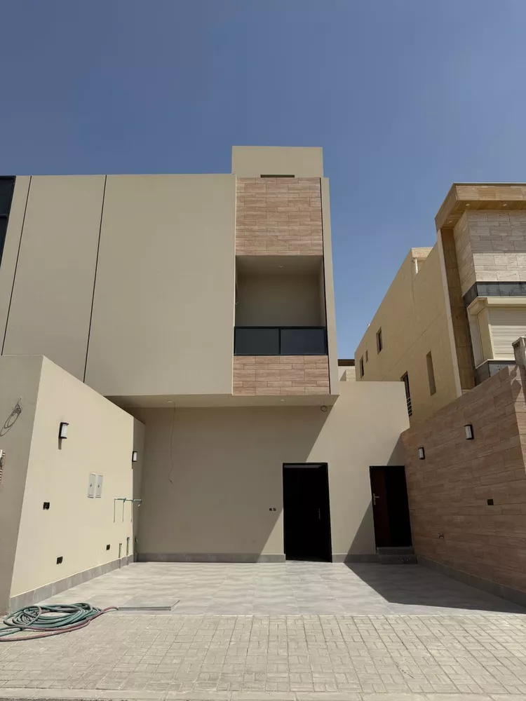Floor for Sale in Riyadh Al Arid