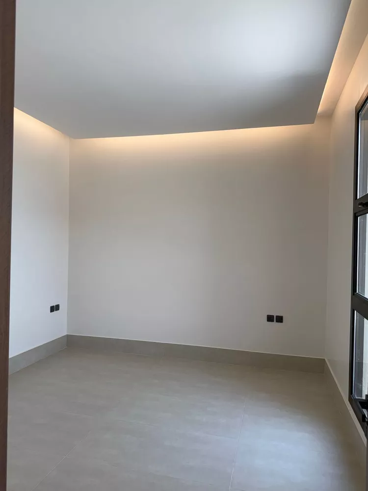 Floor for Sale in Riyadh Al Arid 11