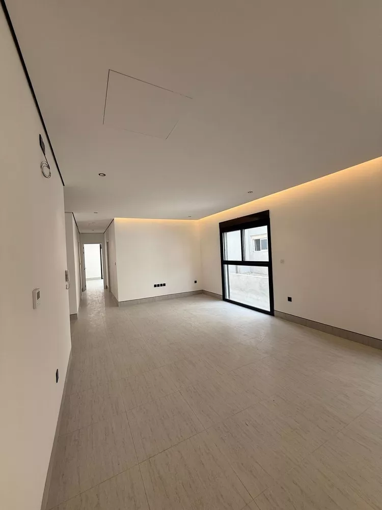 Floor for Sale in Riyadh Salah Ad Din 9