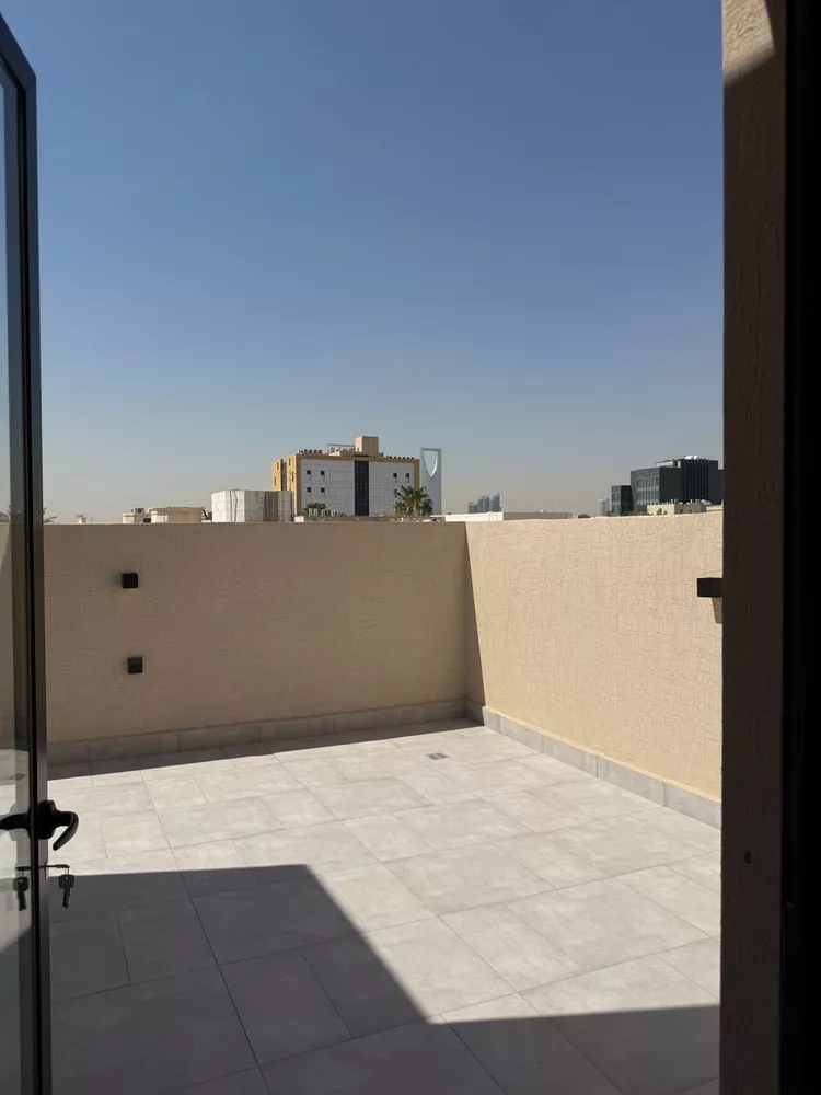 Floor for Sale in Riyadh King Fahd 6