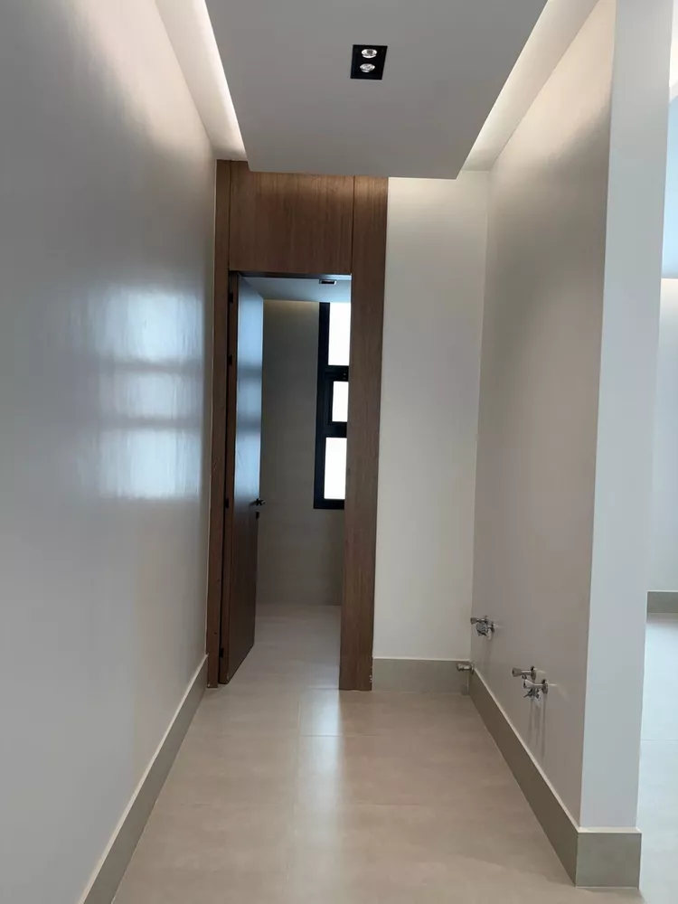 Floor for Sale in Riyadh Al Arid 6