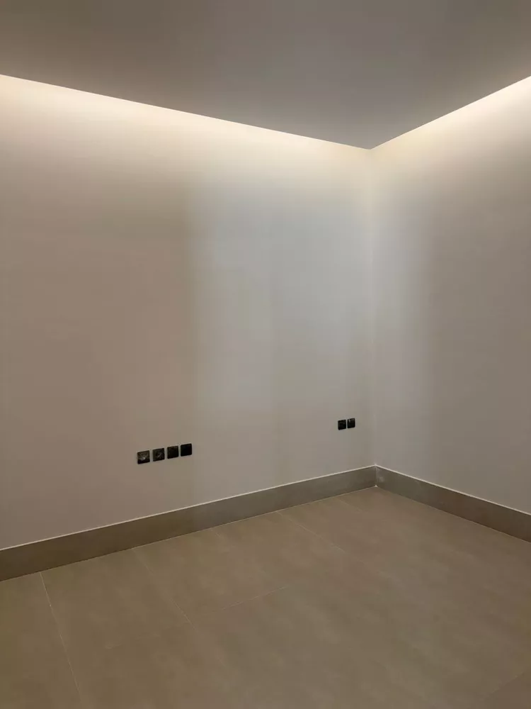 Floor for Sale in Riyadh Al Arid 10