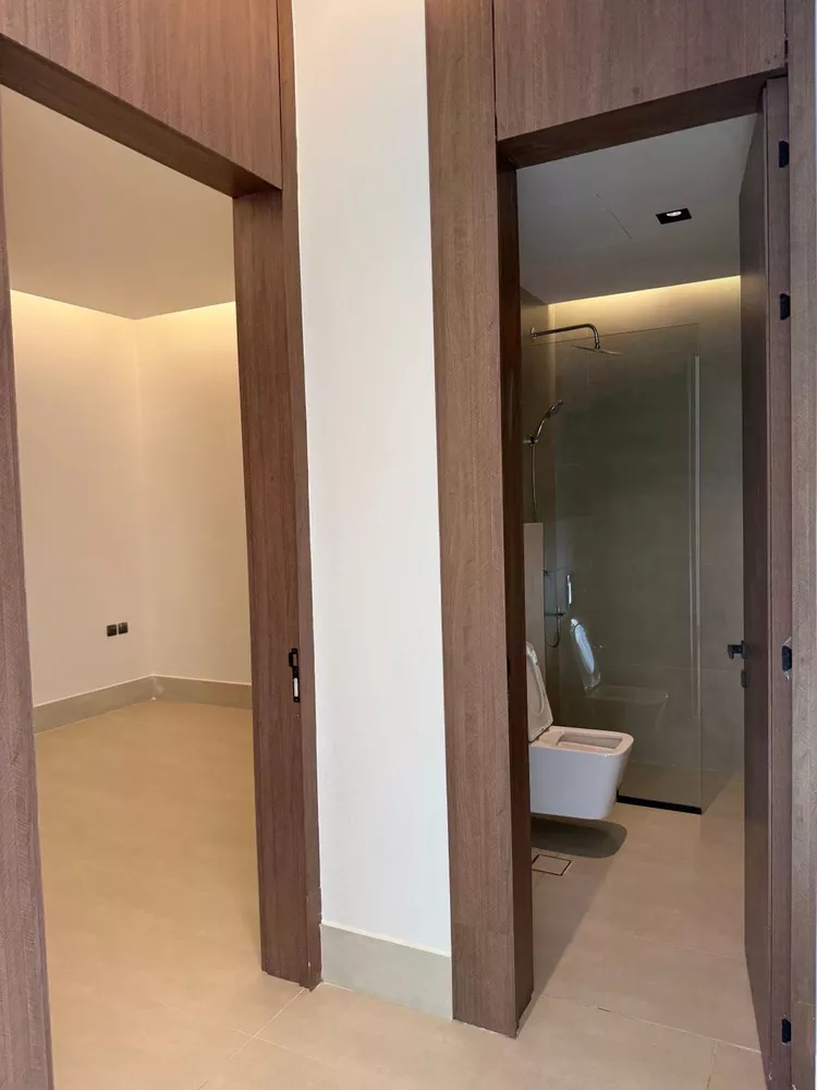 Floor for Sale in Riyadh Al Arid 16