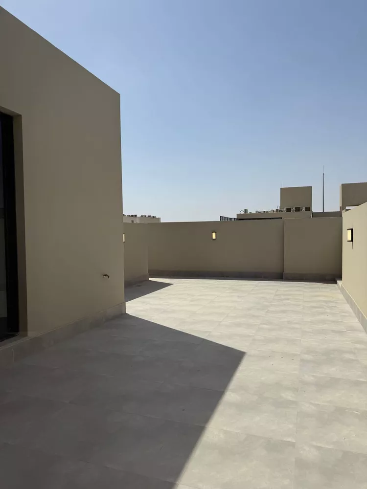 Floor for Sale in Riyadh Al Arid 13