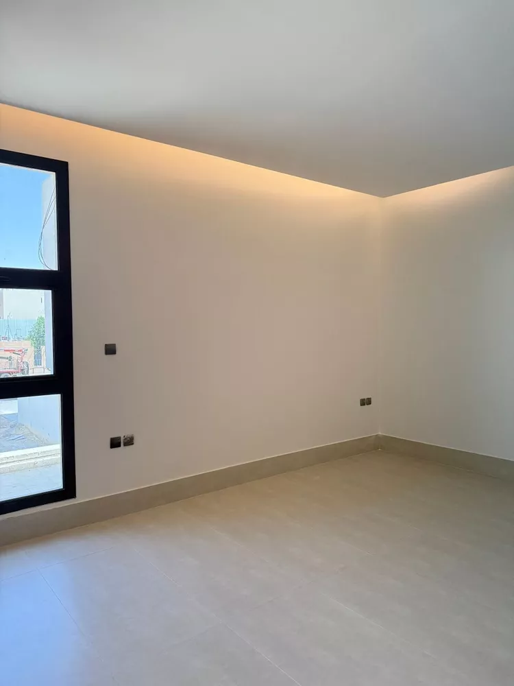 Floor for Sale in Riyadh Al Arid 15