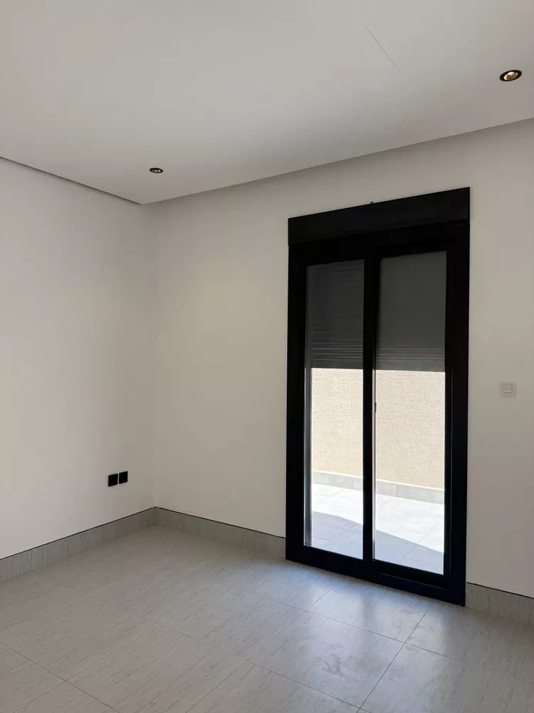 Floor for Sale in Riyadh King Fahd 12
