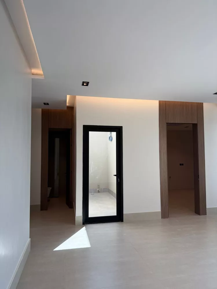 Floor for Sale in Riyadh Al Arid 8