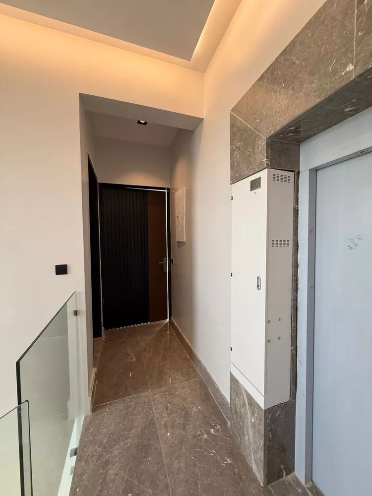 Floor for Sale in Riyadh Al Arid 14