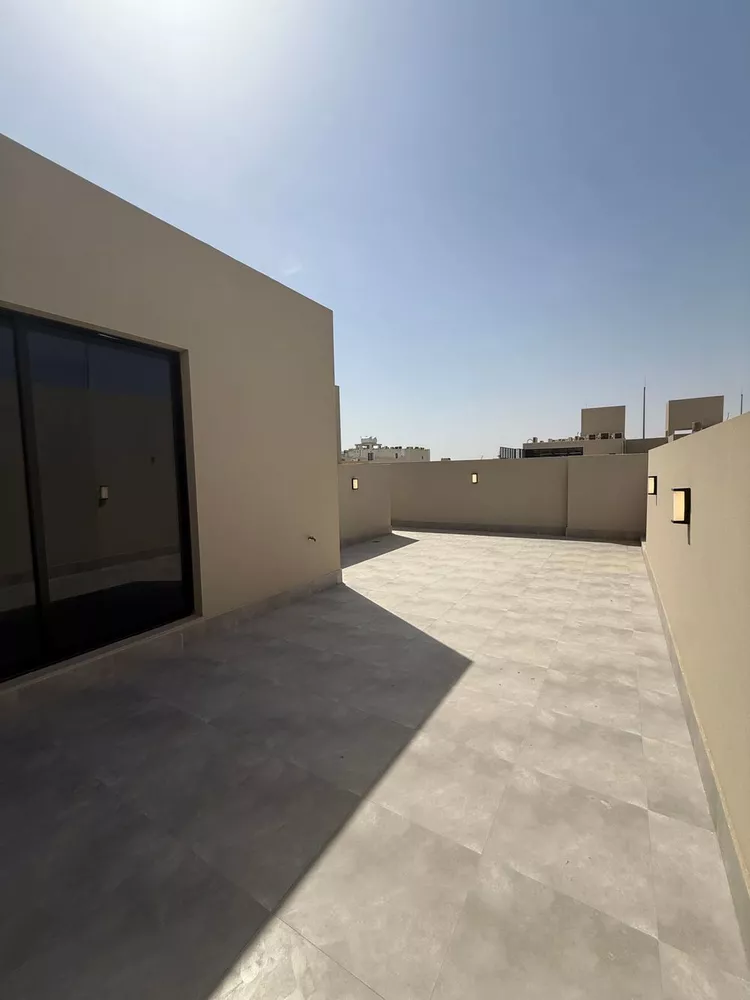 Floor for Sale in Riyadh Al Arid 17