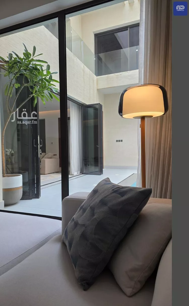 فيلا للبيع في شارع عبدالله بن مالك, حي القيروان, مدينة الرياض, منطقة الرياض صورة 3