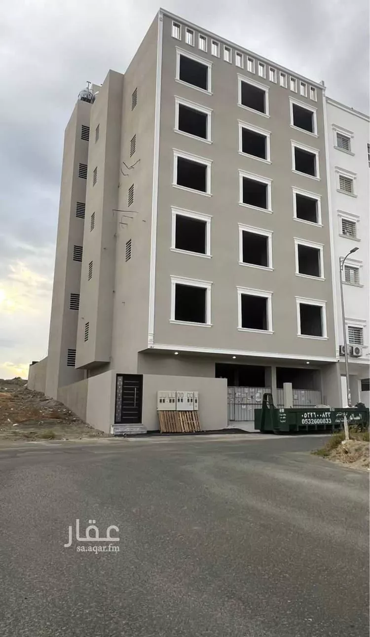 عمارة للبيع في شارع 243 الروابي, حي الروابي, مدينة أبها, منطقة عسير صورة 3