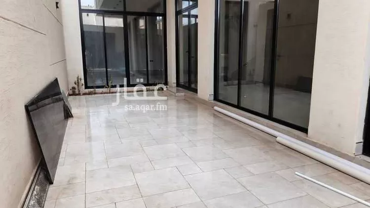 فيلا للبيع في شارع أحمد بن علي الشوائطي, حي المهدية, مدينة الرياض, منطقة الرياض 8
