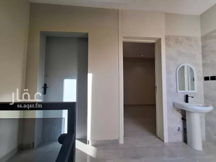 فيلا للبيع في شارع عبدالله بن بشر, حي العريجاء الغربي, مدينة الرياض, منطقة الرياض صورة 2