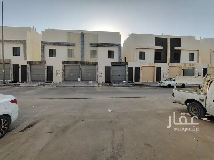 فيلا للبيع في شارع درنة, حي عكاظ, مدينة الرياض, منطقة الرياض صورة 2