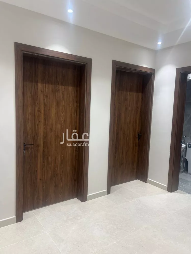 عمارة للإيجار في شارع محمد بن مخلد الانصاري, حي الفيصلية, مدينة الرياض, منطقة الرياض صورة 2