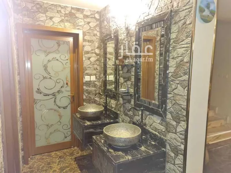 فيلا للبيع في شارع المضمار, حي الوادي, مدينة الرياض, منطقة الرياض