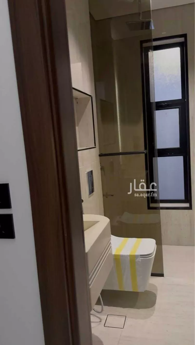 فيلا للبيع في شارع رفاعة ابن مبشر ابن الحارث الظفري, حي العاقول, مدينة المدينة المنورة, منطقة المدينة المنورة 1 صورة