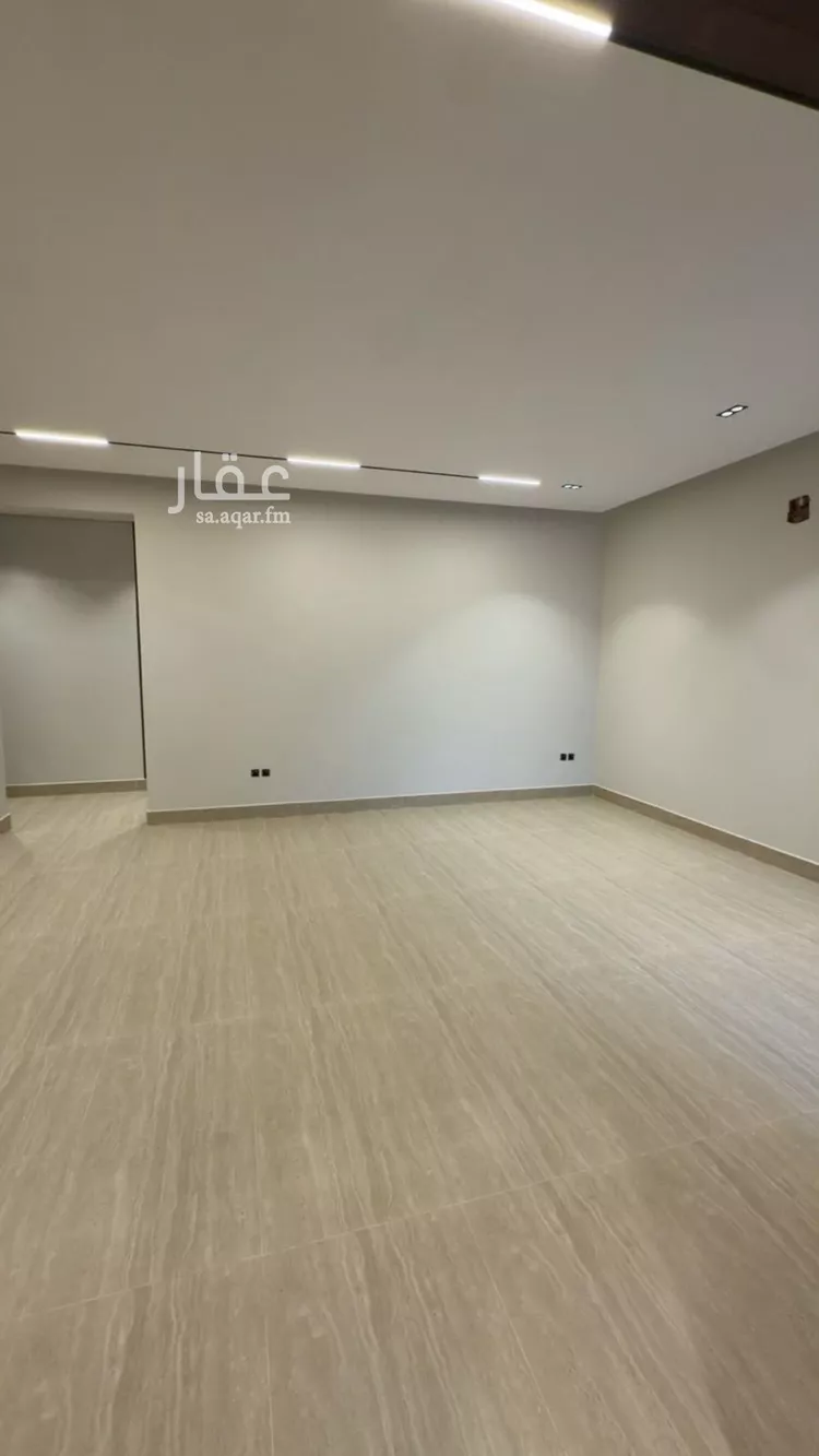 Floor for Sale in Riyadh Ar Rimal 9