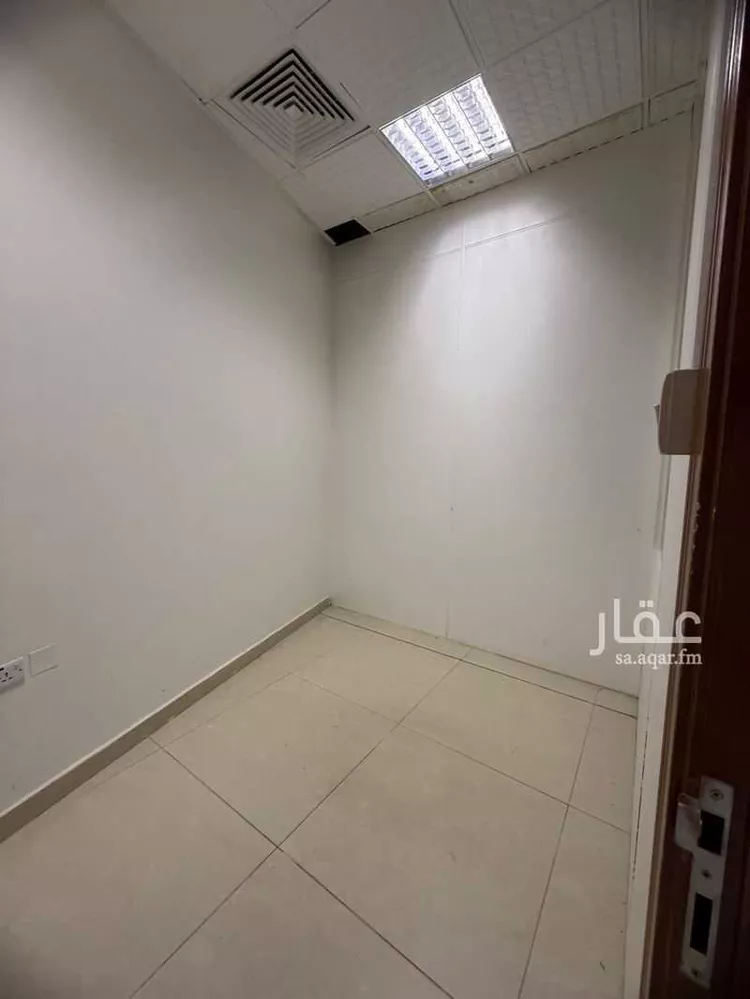 Commercial Office for Rent in Riyadh King Abdullah صورة 4