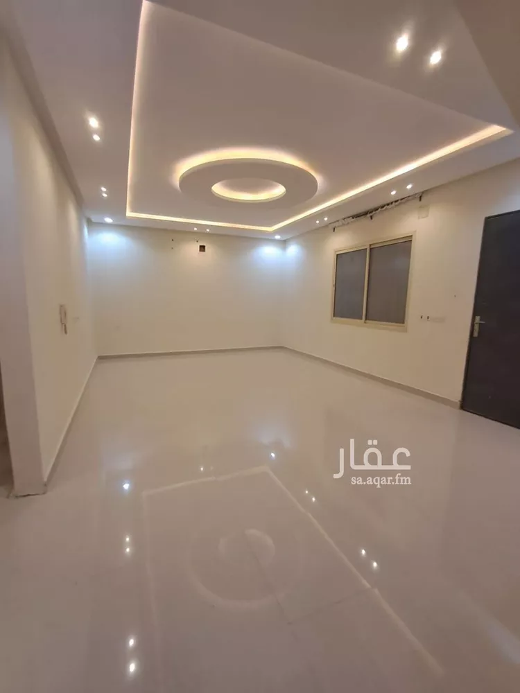 فيلا للإيجار في شارع أحمد بن داود الجذامي, حي الرمال, مدينة الرياض, منطقة الرياض 1 صورة