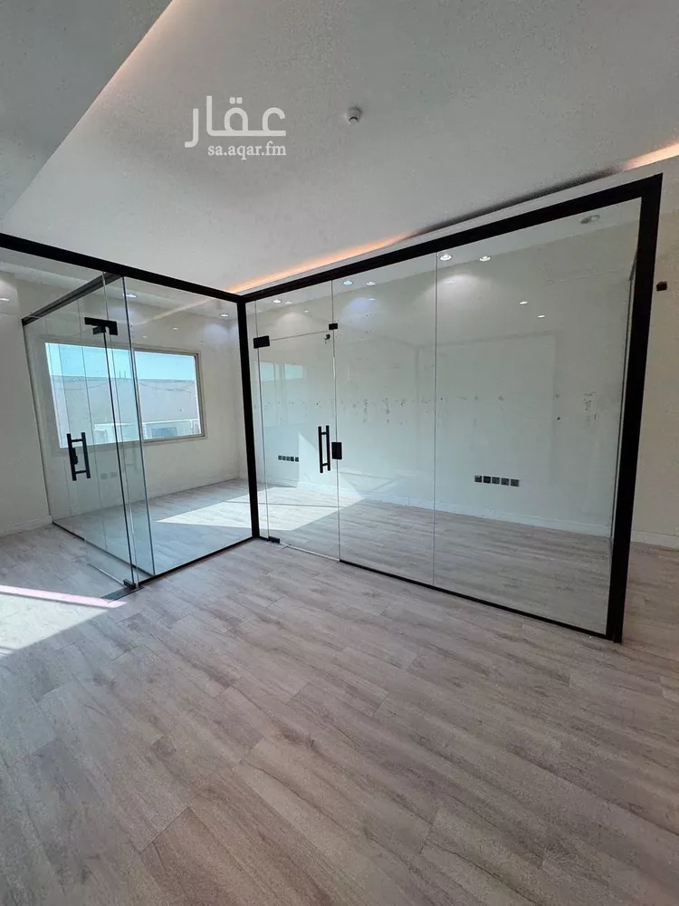 مكتب تجاري للإيجار في شارع الملك عبدالعزيز ابن عبدالرحمن سعود الفرعي, حي الياسمين, مدينة الرياض, منطقة الرياض