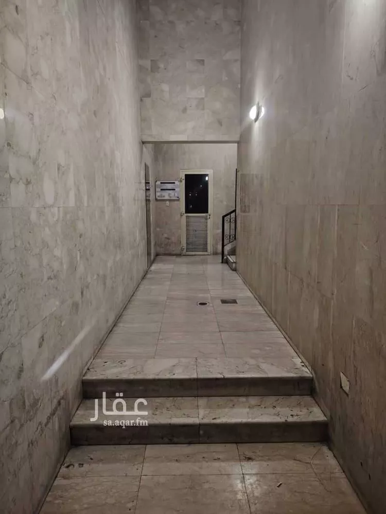 عمارة للبيع في شارع العشرون, حي الثقبة, مدينة الخبر, المنطقة الشرقية صورة 3