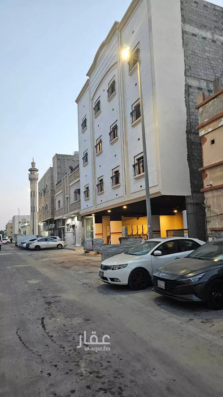 عمارة للبيع في شارع السابع والعشرون, حي الثقبة, مدينة الخبر, المنطقة الشرقية صورة 3