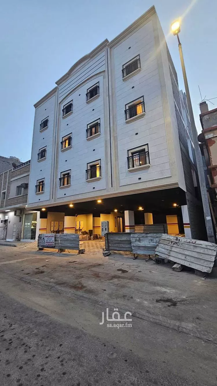 عمارة للبيع في شارع السابع والعشرون, حي الثقبة, مدينة الخبر, المنطقة الشرقية