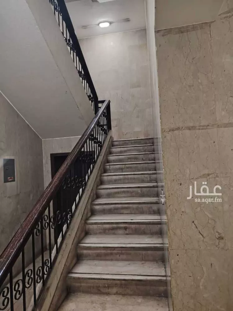 عمارة للبيع في شارع العشرون, حي الثقبة, مدينة الخبر, المنطقة الشرقية صورة 4