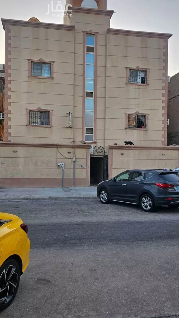 عمارة للبيع في شارع الطائف, حي الثقبة, مدينة الخبر, المنطقة الشرقية