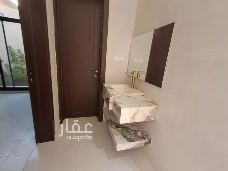 فيلا للبيع في شارع أبي الغنائم الميداني, حي العريجاء الأوسط, مدينة الرياض, منطقة الرياض صورة 2