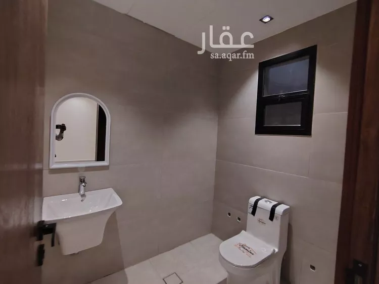 دور للبيع في شارع أبي عبدالله الصقلي, حي عكاظ, مدينة الرياض, منطقة الرياض صورة 4