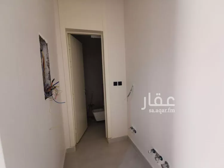 دور للبيع في شارع طريق الإمام مسلم, حي بدر, مدينة الرياض, منطقة الرياض صورة 4
