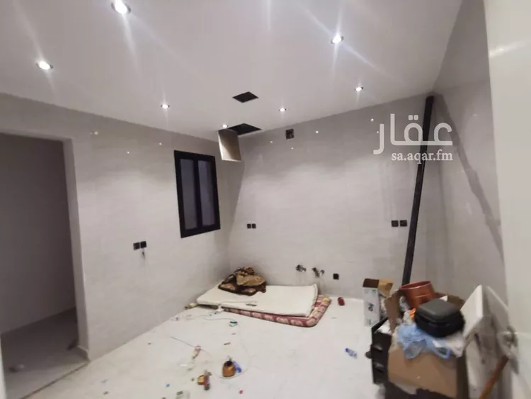دور للبيع في شارع طريق الإمام مسلم, حي بدر, مدينة الرياض, منطقة الرياض صورة 5