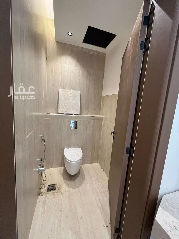 فيلا للبيع في شارع عبدالله بن نصبان, حي المهدية, مدينة الرياض, منطقة الرياض صورة 5