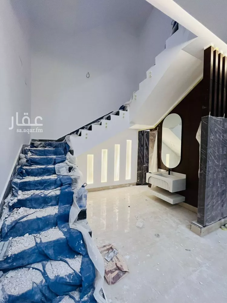 فيلا للبيع في شارع أبي الشيخ الأصبهاني, حي المهدية, مدينة الرياض, منطقة الرياض 7