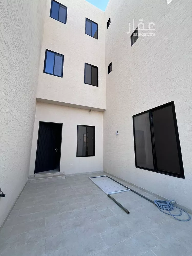 فيلا للبيع في شارع ابي علي الصيرفي, حي المهدية, مدينة الرياض, منطقة الرياض صورة 4