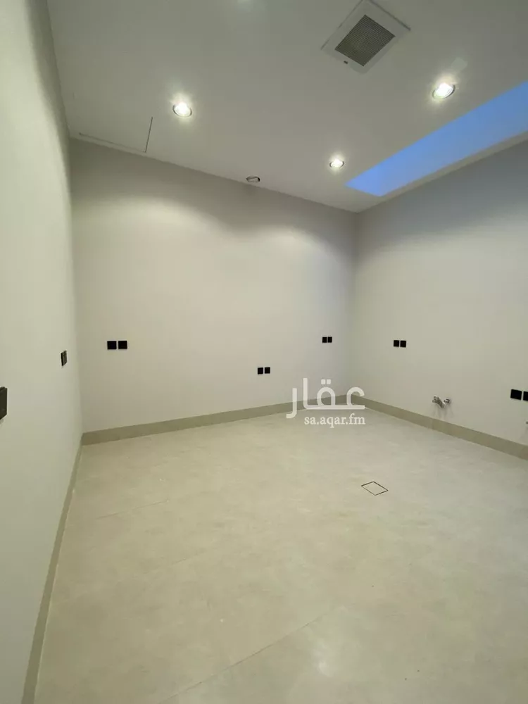 Villa for Sale in Riyadh Al Mahdiyah 18