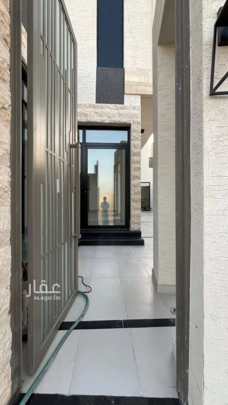 فيلا للبيع في شارع سبط العلاء, حي المهدية, مدينة الرياض, منطقة الرياض صورة 2