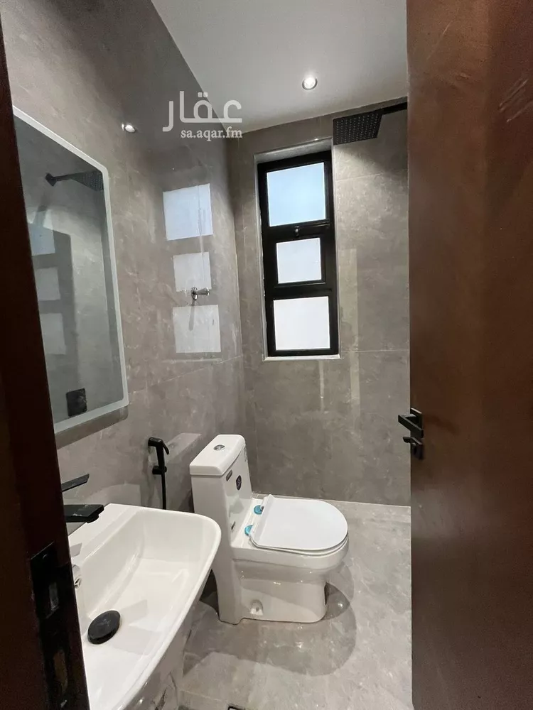 فيلا للبيع في شارع أبي الحسن الأسفرائيني, حي المهدية, مدينة الرياض, منطقة الرياض 16
