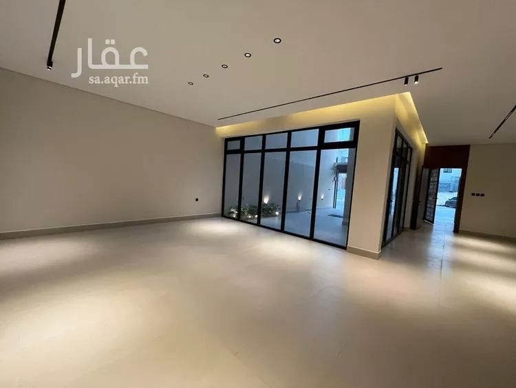 فيلا للبيع في شارع أبي الشيخ الأصبهاني, حي المهدية, مدينة الرياض, منطقة الرياض صورة 4