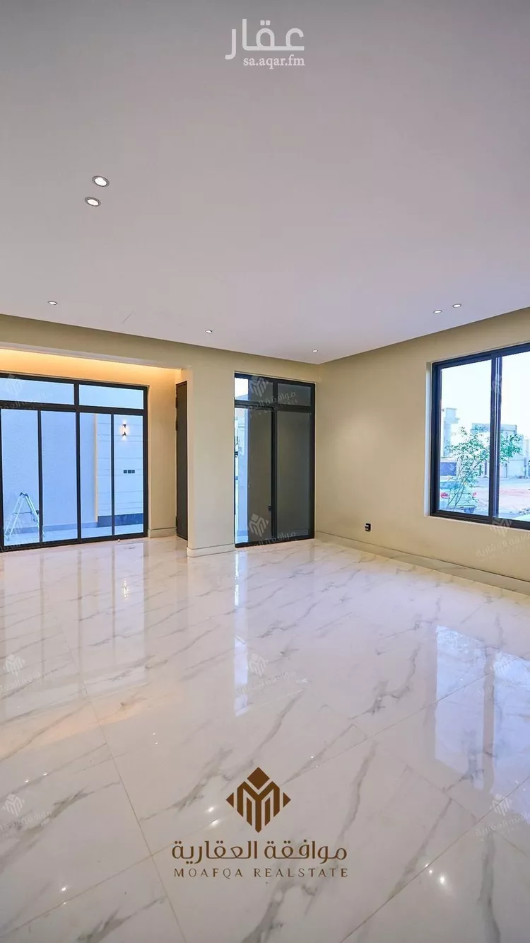 فيلا للبيع في شارع أحمد بن الحسن الأنصاري, حي المهدية, مدينة الرياض, منطقة الرياض صورة 2