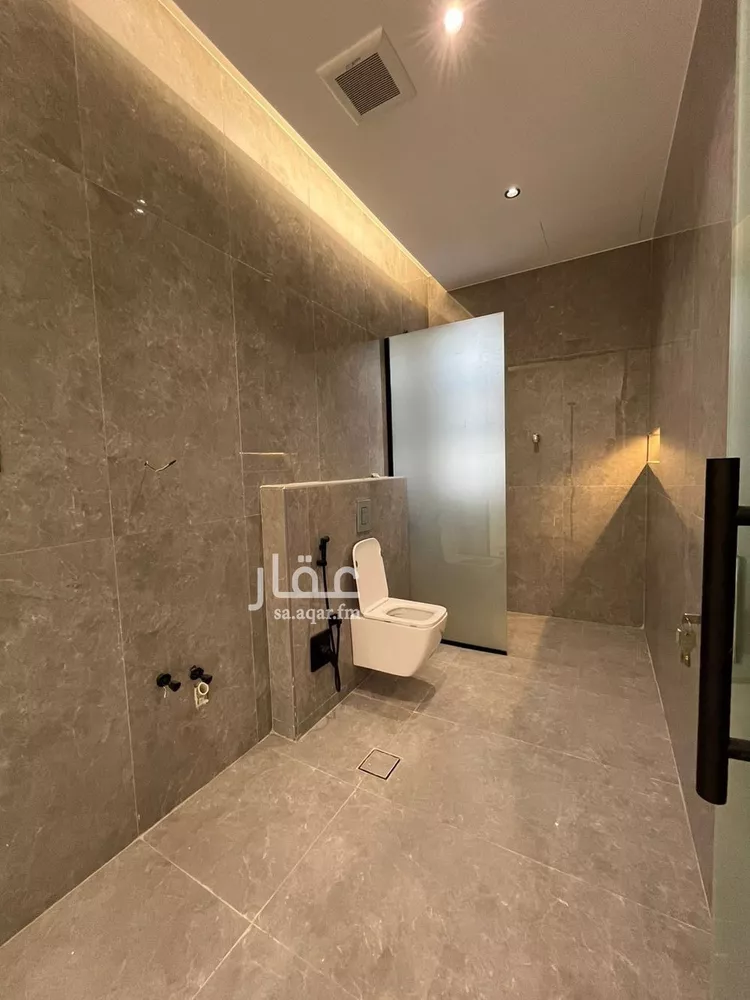فيلا للبيع في شارع أبي الحسن الأسفرائيني, حي المهدية, مدينة الرياض, منطقة الرياض 14