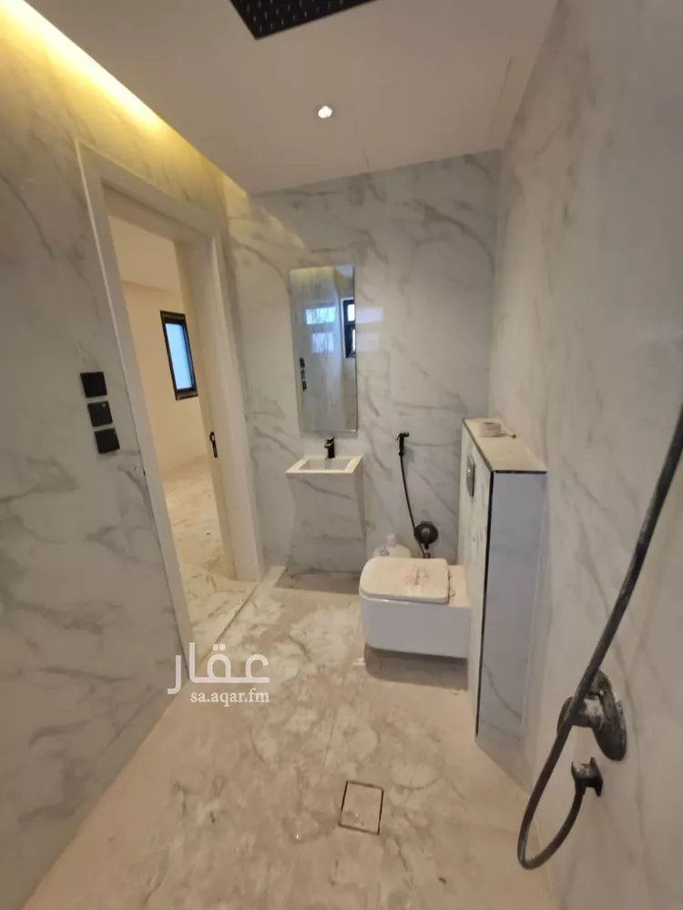 Villa for Sale in Riyadh Al Arid 9