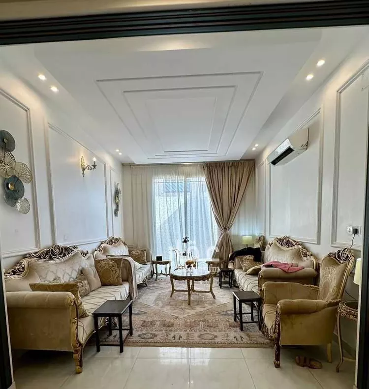 فيلا للبيع في شارع سعيد الفارقي, حي الفايزية, مدينة بريدة, منطقة القصيم صورة 2