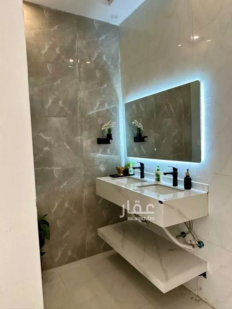 فيلا للبيع في شارع سعيد الفارقي, حي الفايزية, مدينة بريدة, منطقة القصيم صورة 4